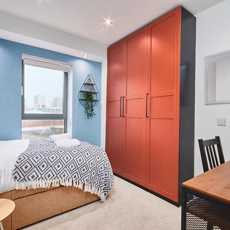 Large Duplex Penthouse - Parking Apartment Leeds  Exterior photo